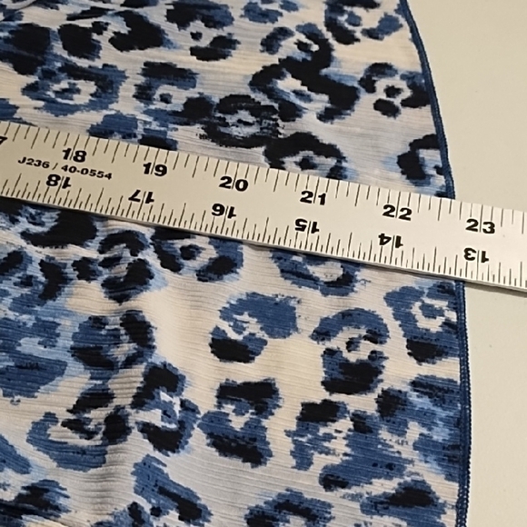 Secret Treasures Blue and Navy/Black Leopard Camisole Shell Top - Picture 5 of 9